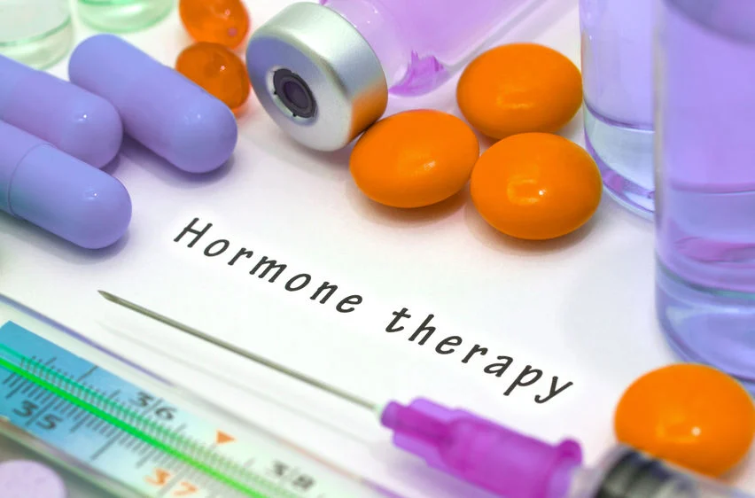 Liệu pháp hormone: Lợi ích, rủi ro và những điều cần biết